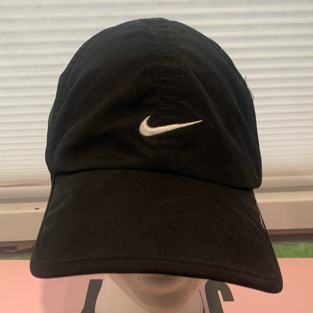 Nike Featherlight Dri-Fit Hat Adult One Size Adjustable Black Swoosh Lightweight
